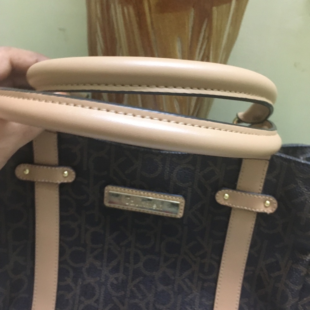 Authentic Calvin Klein coated PVC signature tote bag - Picture 6 of 15